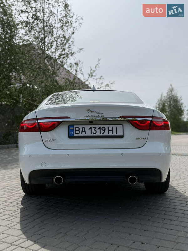 Седан Jaguar XF 2016 в Кропивницком