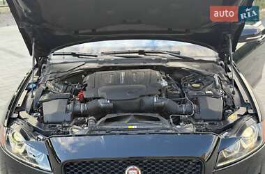 Седан Jaguar XF 2017 в 