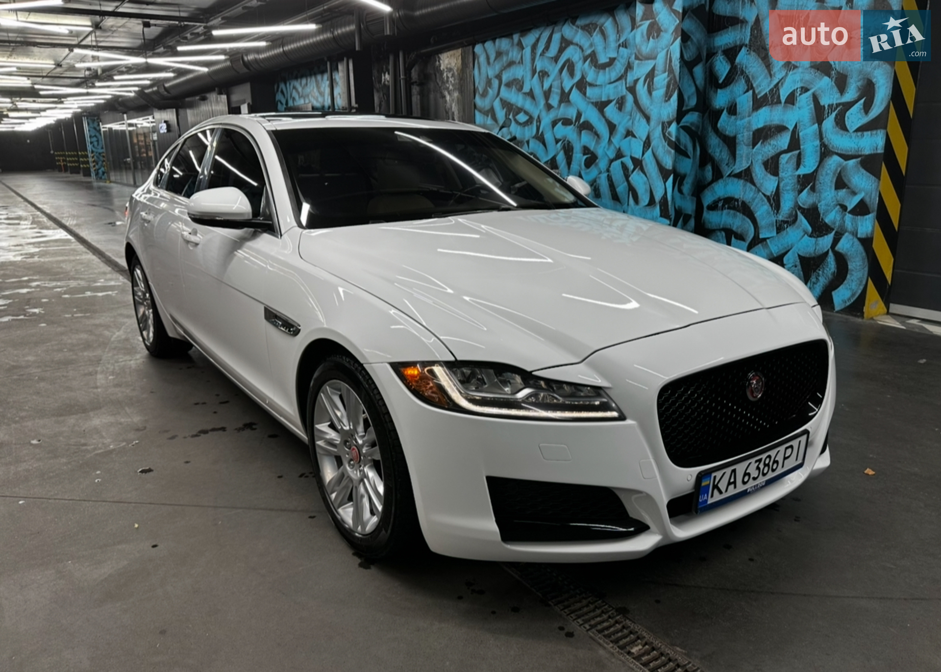 2017 Jaguar XF - фото 1