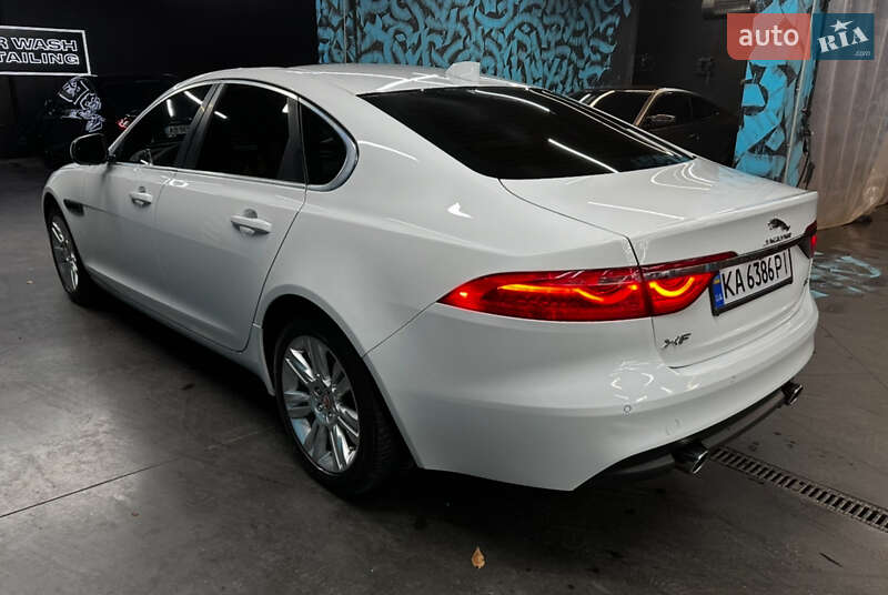 Седан Jaguar XF 2017 в Києві