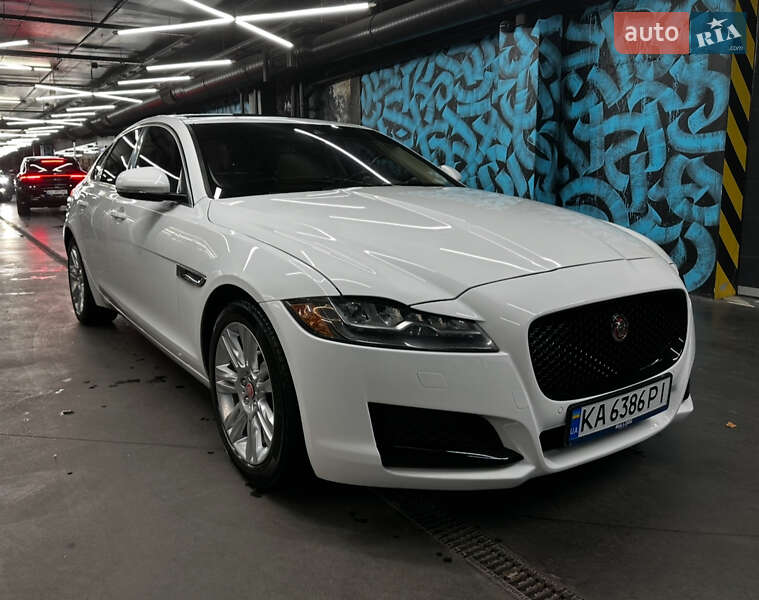 Седан Jaguar XF 2017 в Києві