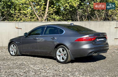 Седан Jaguar XF 2018 в 