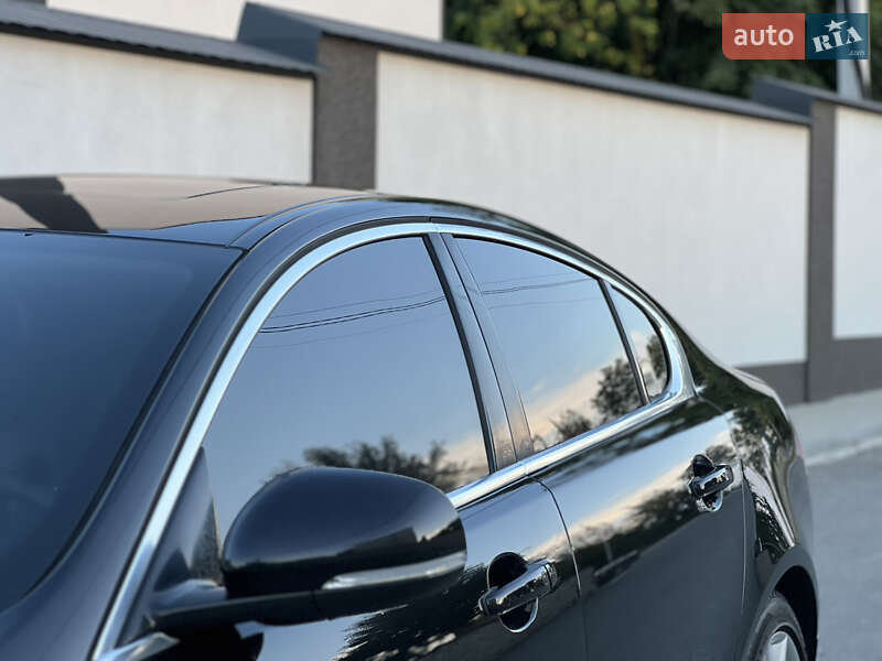 Седан Jaguar XF 2014 в Тернополі