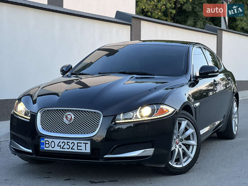 Седан Jaguar XF 2014 в Тернополі