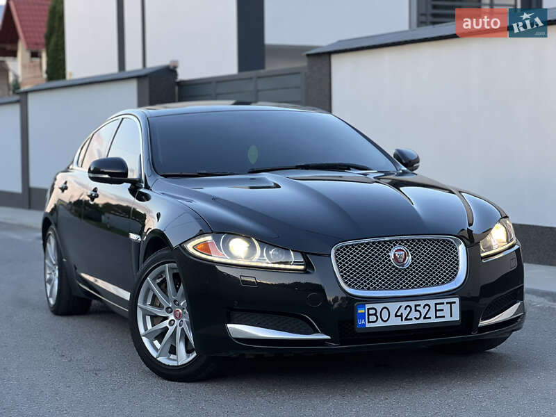 Седан Jaguar XF 2014 в Тернополі