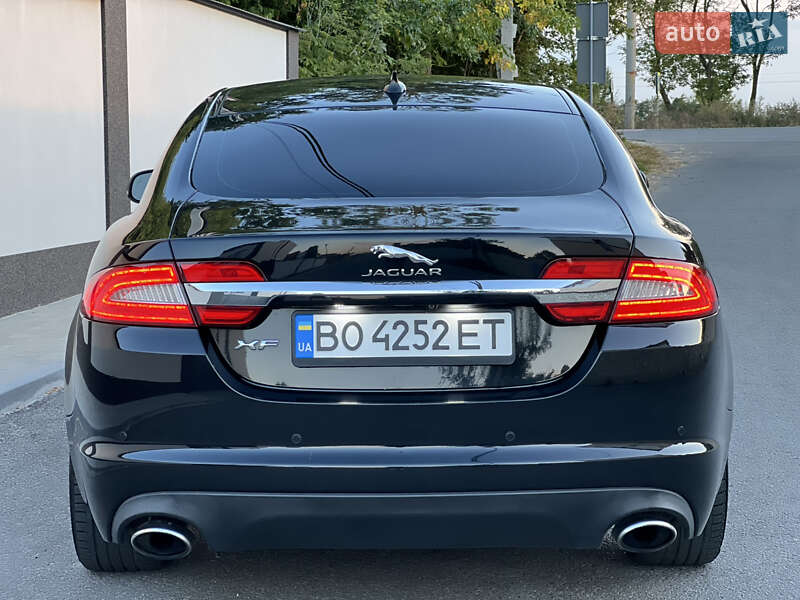 Седан Jaguar XF 2014 в Тернополі