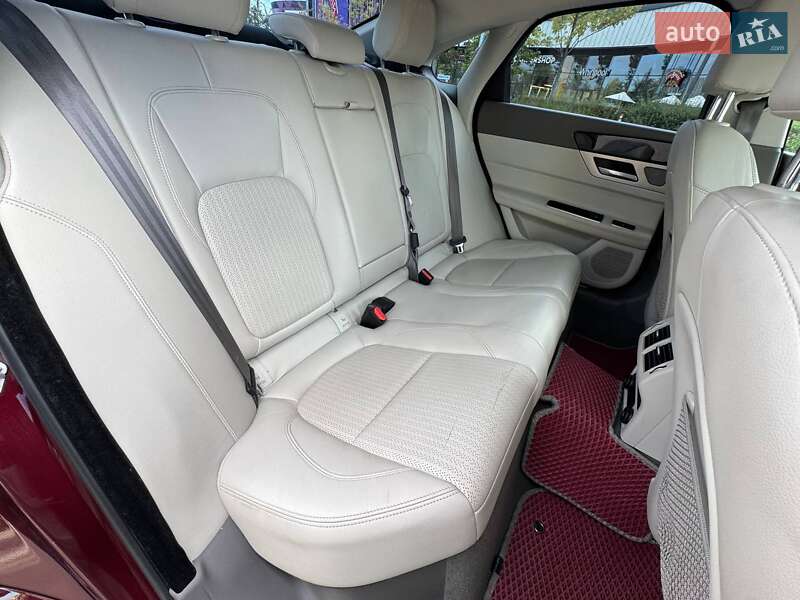Седан Jaguar XF 2016 в Києві