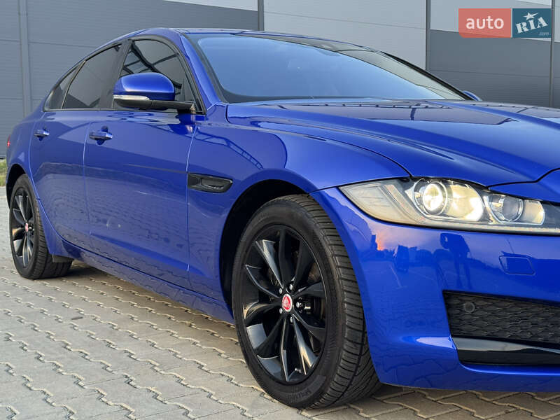 Седан Jaguar XF 2016 в Ивано-Франковске