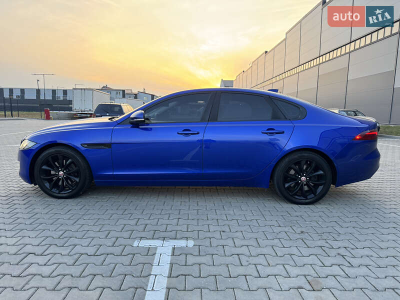 Седан Jaguar XF 2016 в Ивано-Франковске