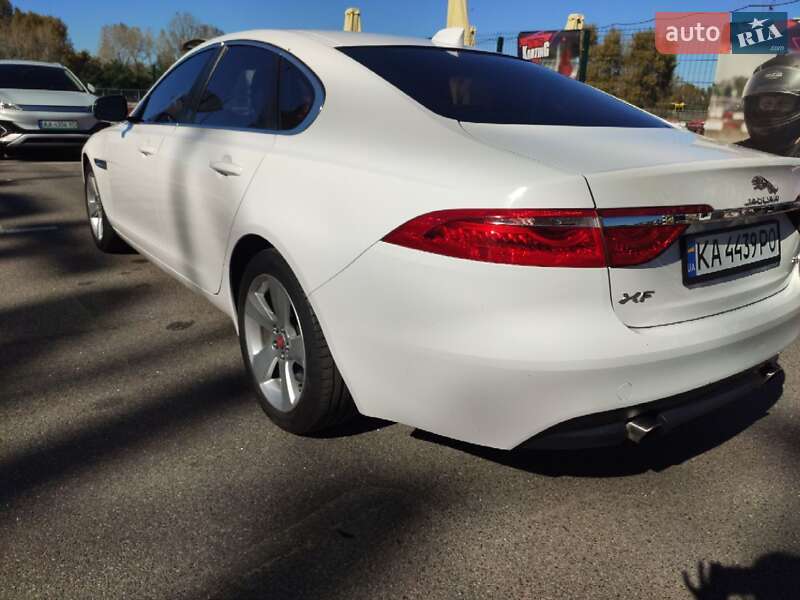 Седан Jaguar XF 2017 в Киеве