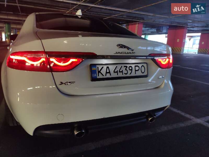 Седан Jaguar XF 2017 в Киеве