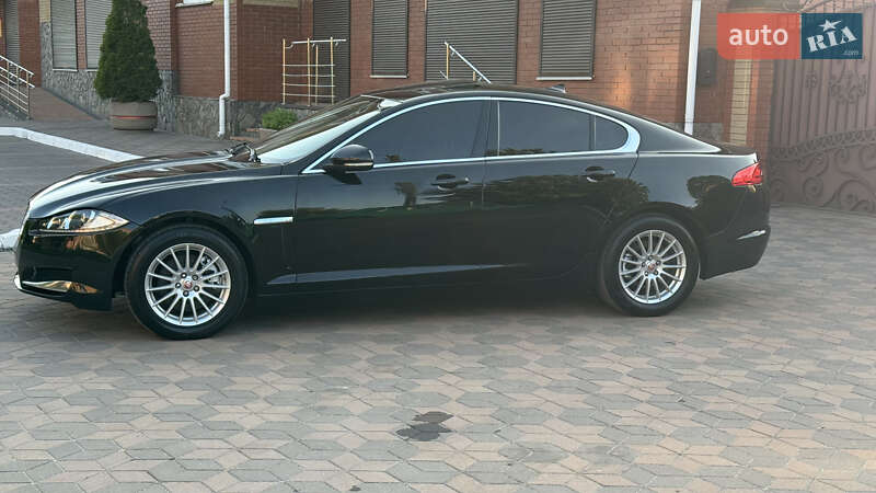 Седан Jaguar XF 2014 в Киеве