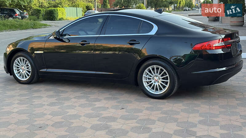 Седан Jaguar XF 2014 в Киеве
