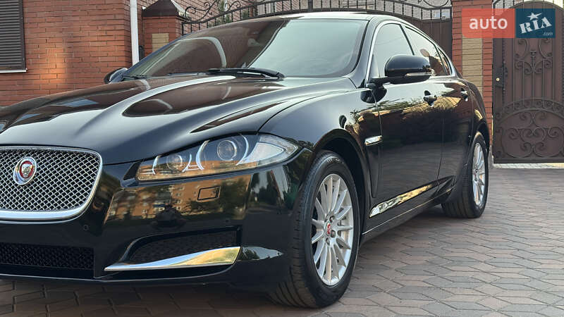 Седан Jaguar XF 2014 в Киеве