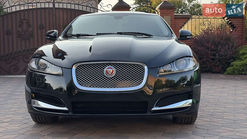 Седан Jaguar XF 2014 в Киеве