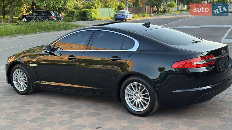 Седан Jaguar XF 2014 в Киеве