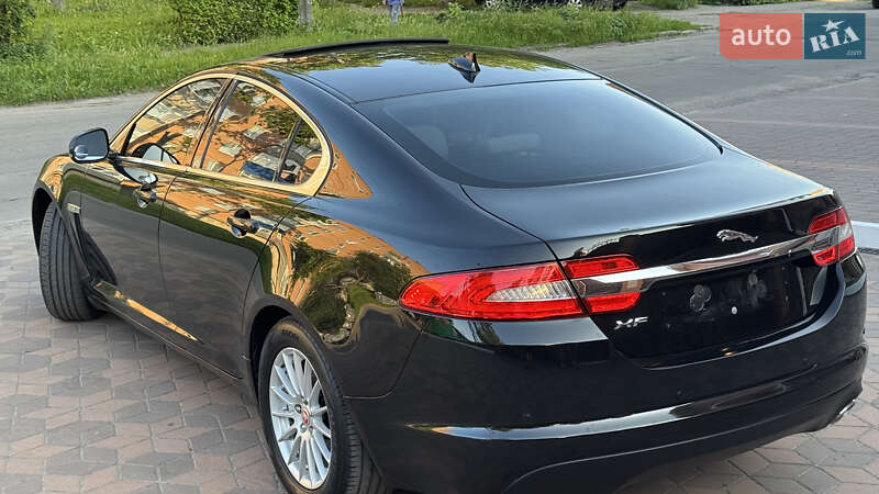 Седан Jaguar XF 2014 в Киеве