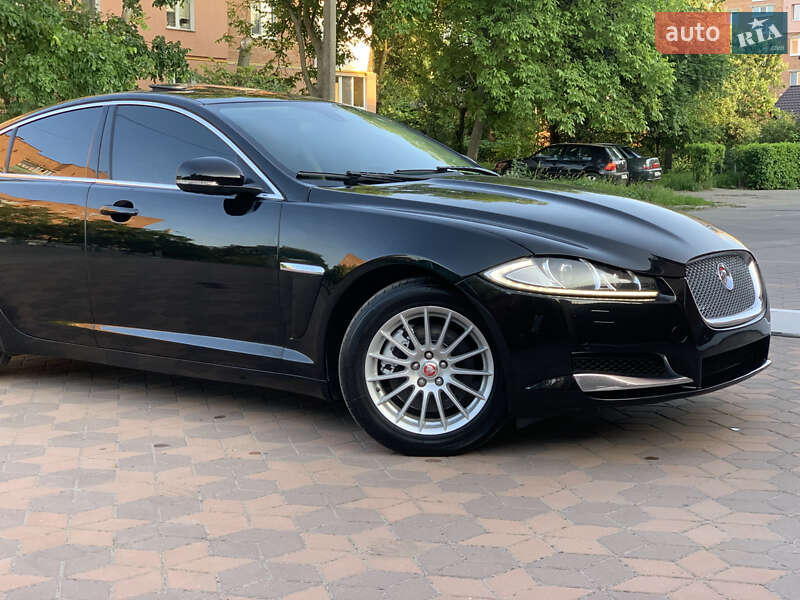 Седан Jaguar XF 2014 в Киеве