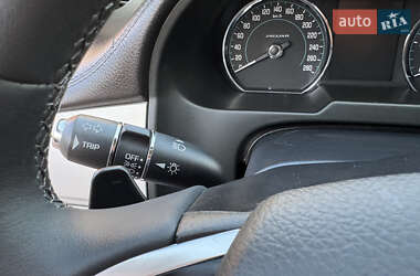 Седан Jaguar XF 2014 в 
