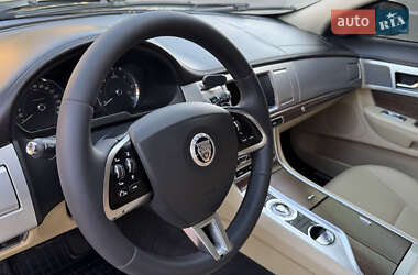 Седан Jaguar XF 2014 в 
