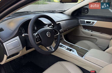 Седан Jaguar XF 2014 в 