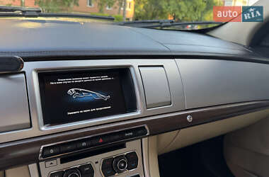 Седан Jaguar XF 2014 в 