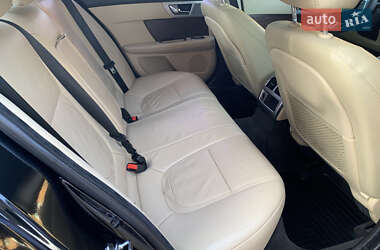 Седан Jaguar XF 2014 в 