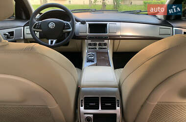 Седан Jaguar XF 2014 в 