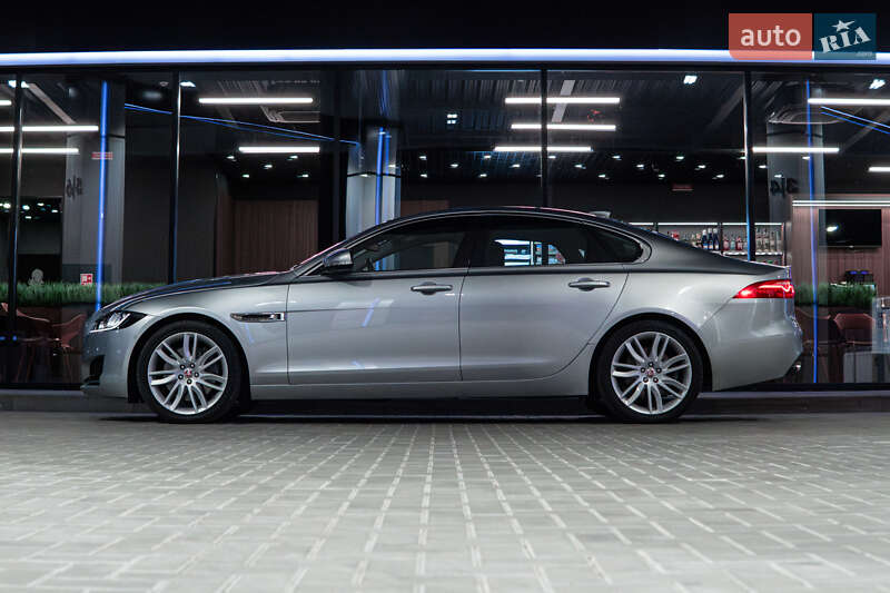 Седан Jaguar XF 2015 в Кропивницком