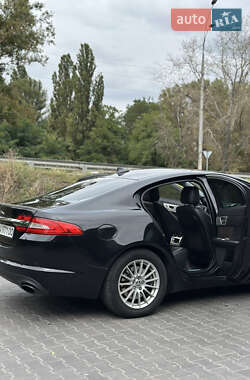 Седан Jaguar XF 2013 в 