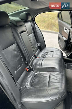 Седан Jaguar XF 2013 в 