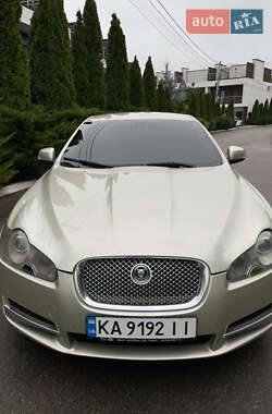 Седан Jaguar XF 2008 в 