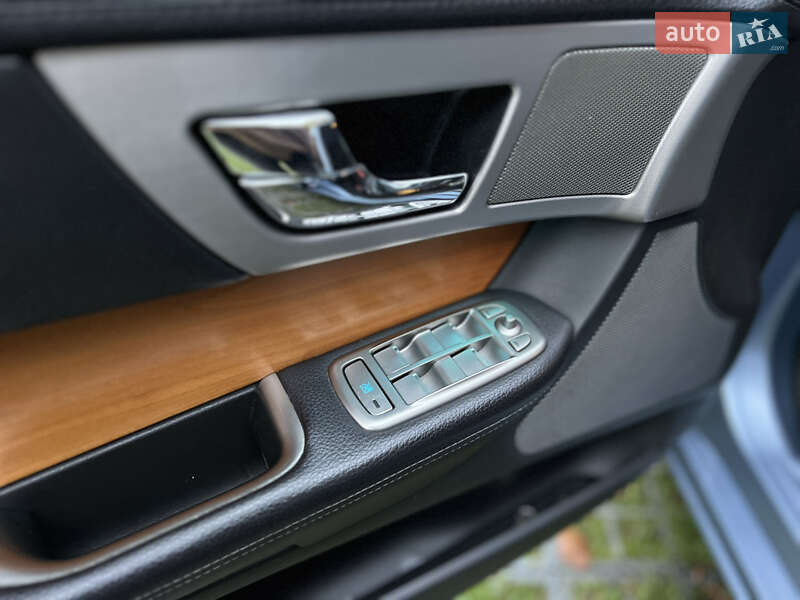 Седан Jaguar XF 2008 в Киеве