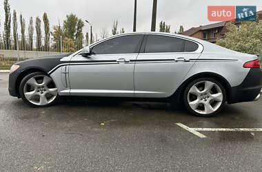 Седан Jaguar XF 2008 в  фото 5 Седан Jaguar XF 2008 в