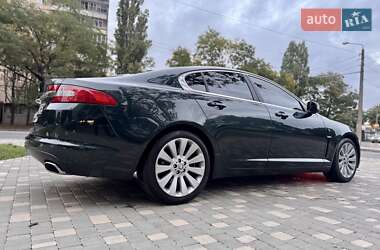 Седан Jaguar XF 2009 в 