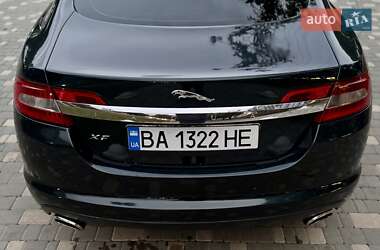 Седан Jaguar XF 2009 в 