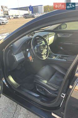 Седан Jaguar XF 2016 в 
