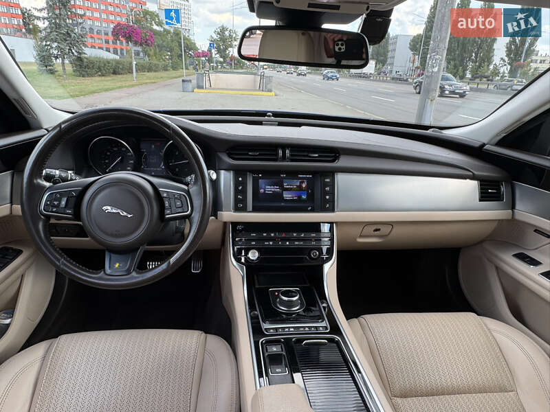 Седан Jaguar XF 2016 в Киеве фото 38 Седан Jaguar XF 2016 в Киеве