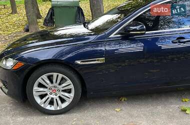 Седан Jaguar XF 2016 в 