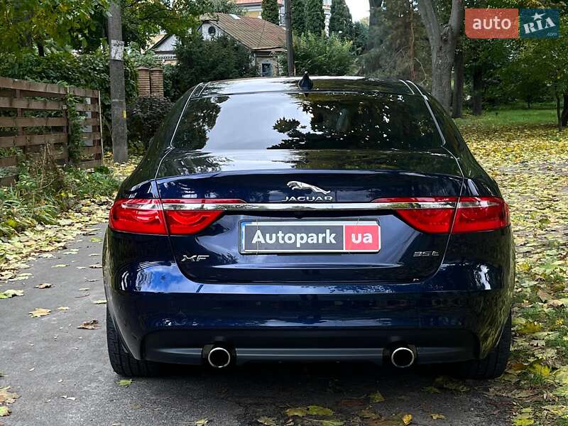 Седан Jaguar XF 2016 в Киеве