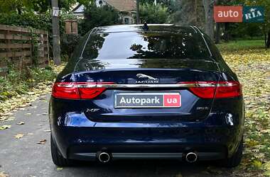 Седан Jaguar XF 2016 в 