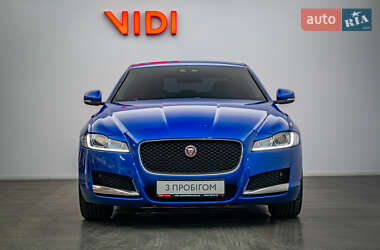 Седан Jaguar XF 2016 в 