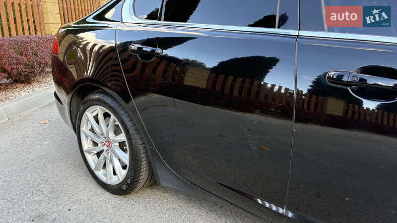 Седан Jaguar XF 2014 в Днепре