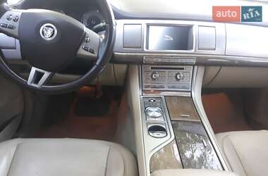 Седан Jaguar XF 2010 в 