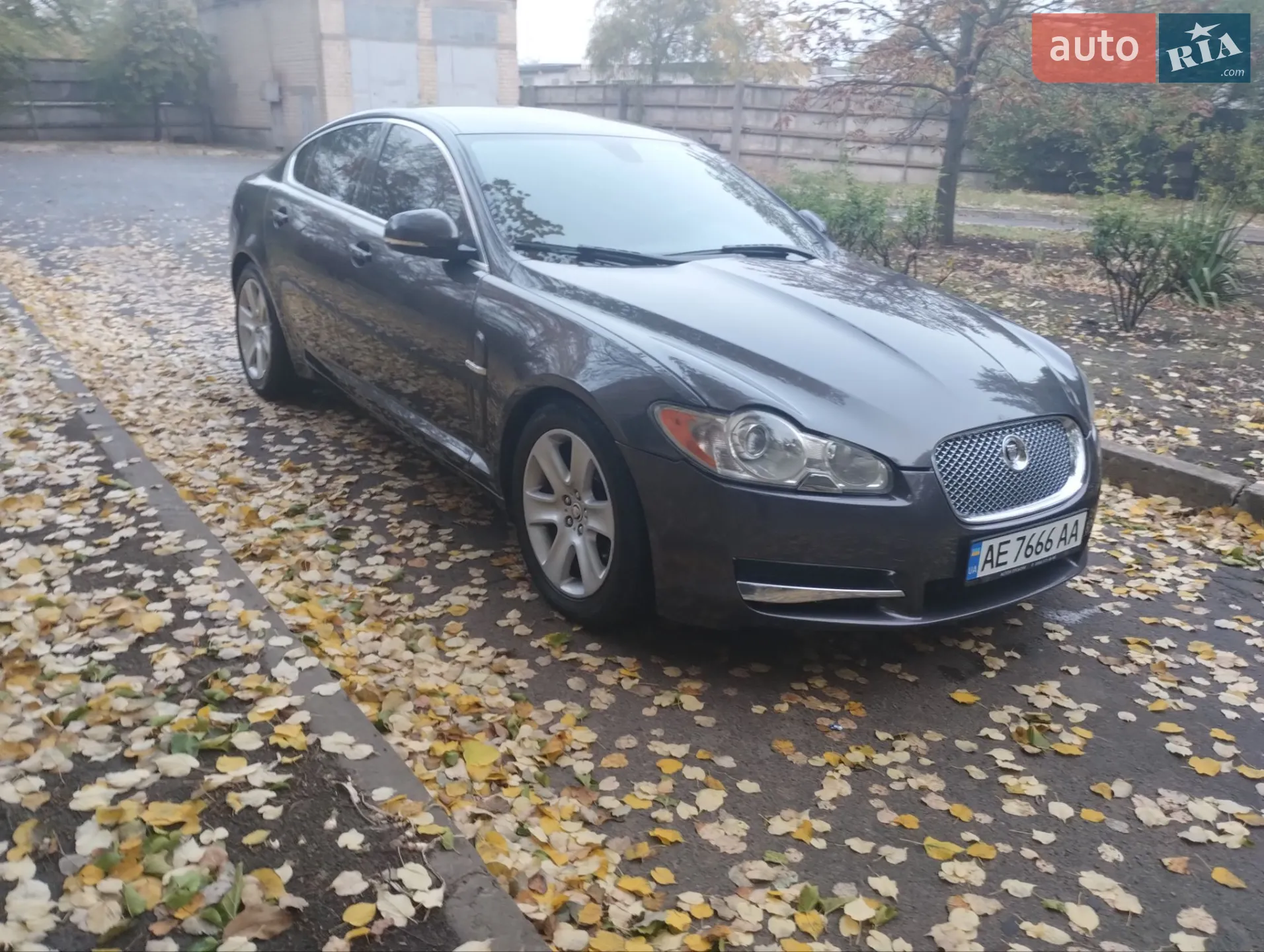 2010 Jaguar XF - фото 1