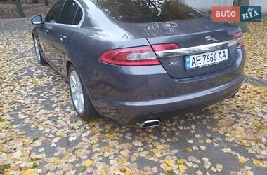 Седан Jaguar XF 2010 в 