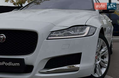 Седан Jaguar XF 2016 в 