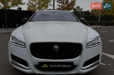 Седан Jaguar XF 2016 в 