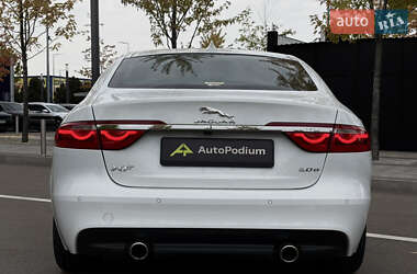 Седан Jaguar XF 2016 в 