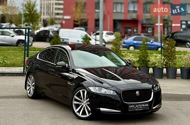 Седан Jaguar XF 2016 в  фото 2 Седан Jaguar XF 2016 в